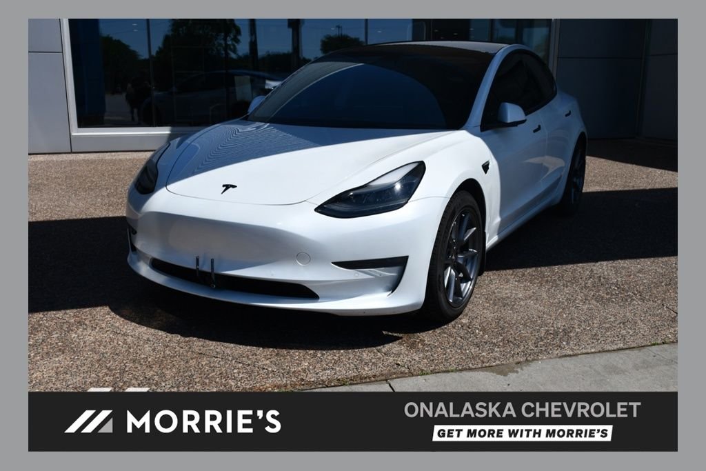 Used 2022  Tesla Base Electric image 1