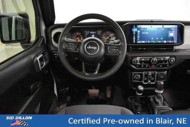 Used 2024 Earl Clearcoat Jeep Sport S image 4