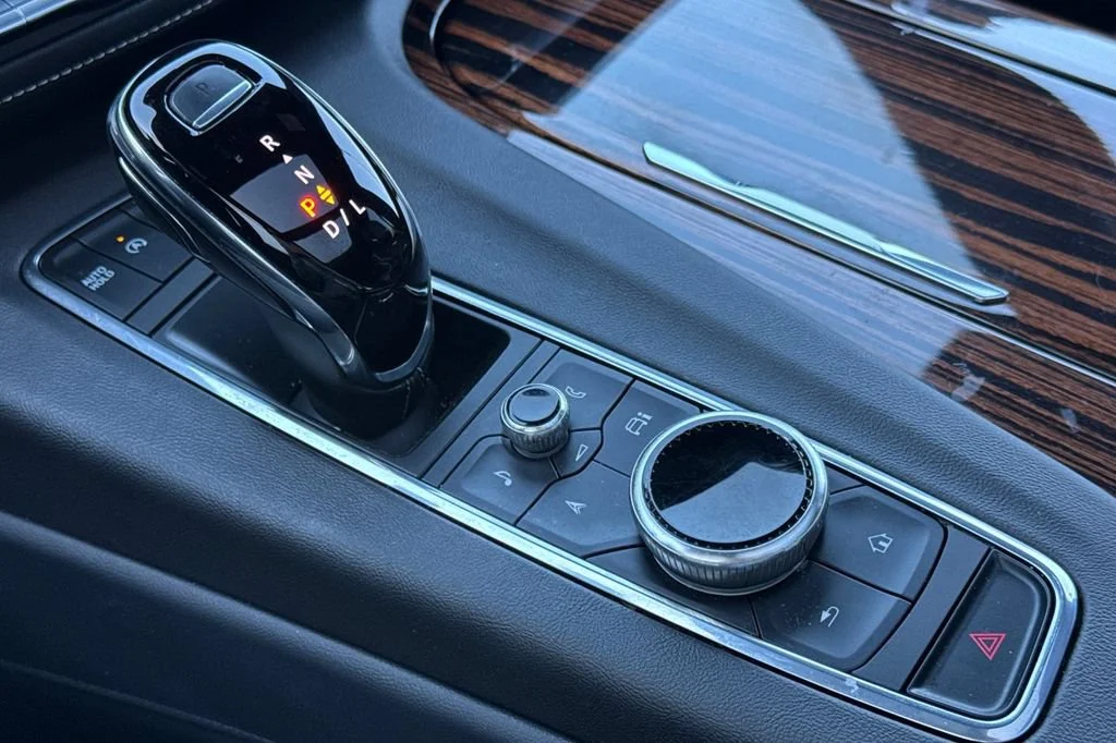 2023 Cadillac Escalade Premium Luxury - Photo 22