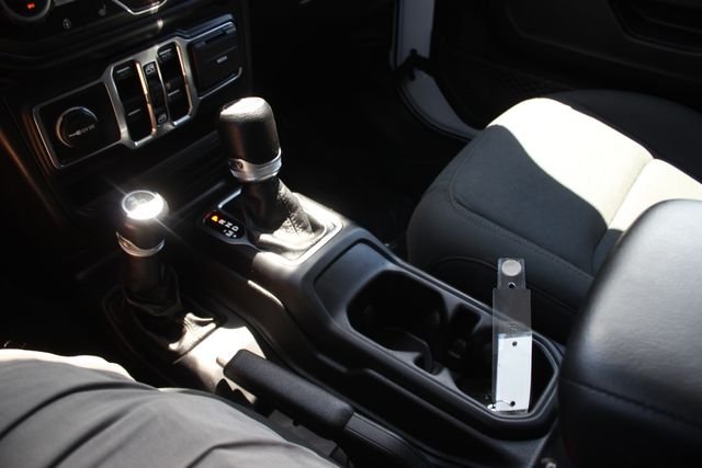 Used 2019 White Jeep Unlimited Sport S image 9