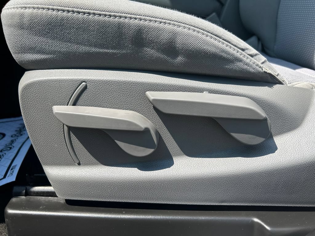 2018 Chevrolet Silverado 1500 Custom - Photo 28
