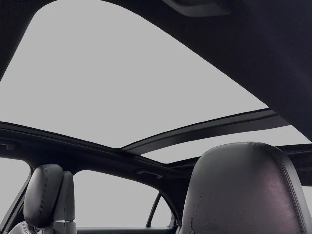 Used 2018 White Lincoln Reserve image 19