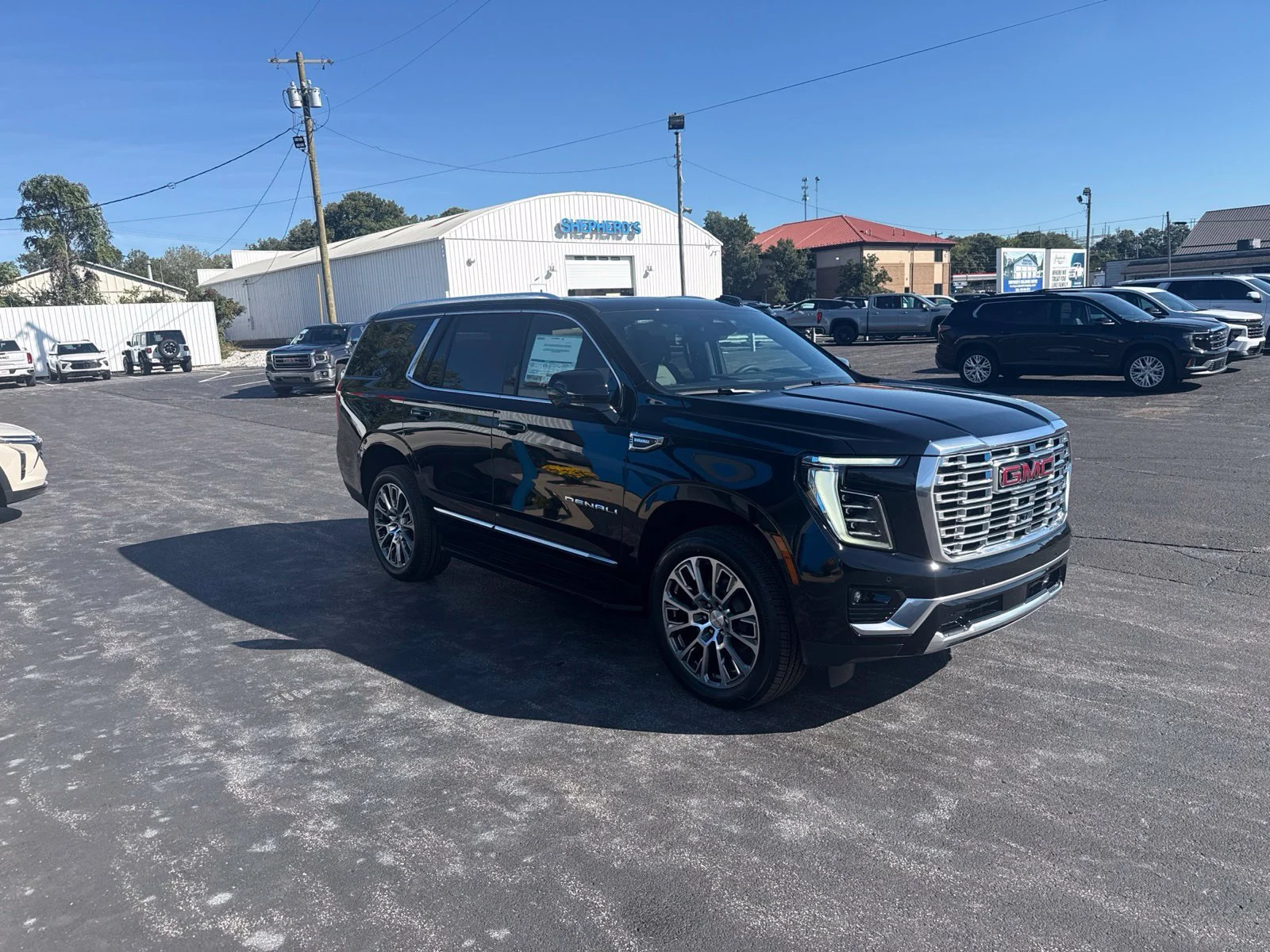 2026 GMC Yukon Denali - Photo 10
