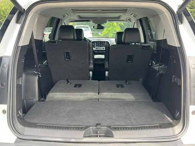 Used 2020 White GMC SLT image 42