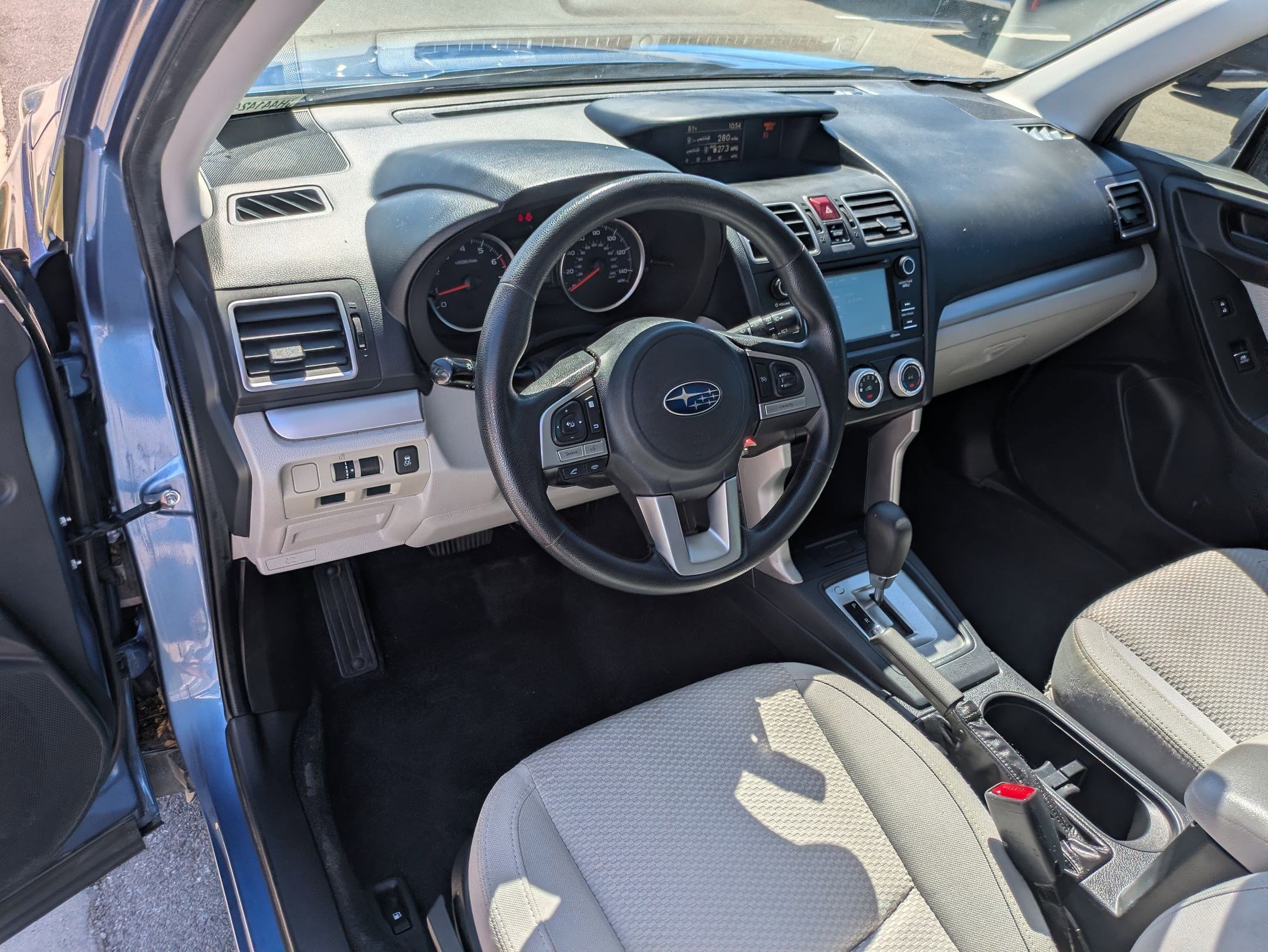 Used 2018 Quartz Blue Pearl Subaru 2.5i image 13