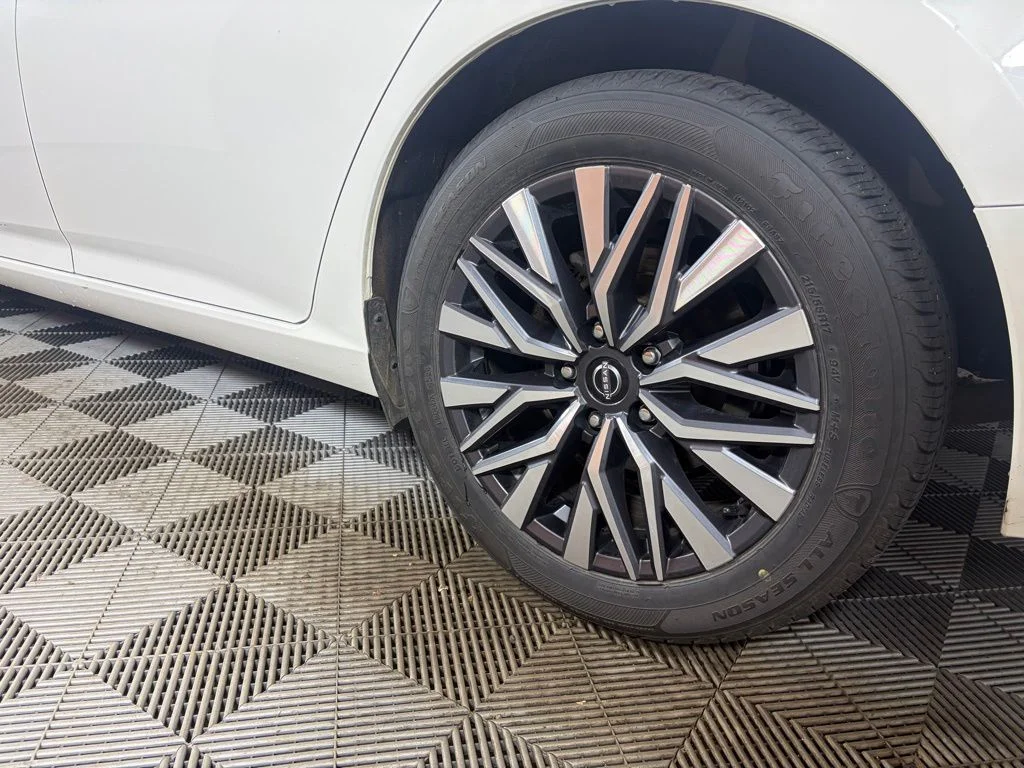 2025 Nissan Altima SV - Photo 10