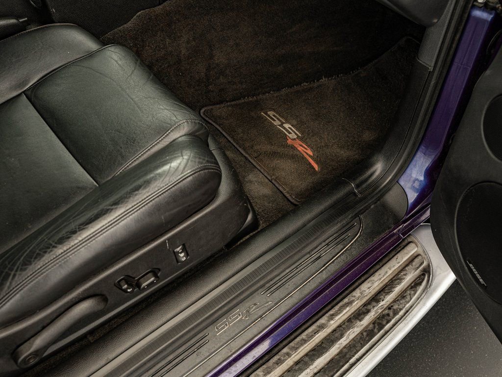 Used 2004 Ultra Violet Metallic Chevrolet  image 38