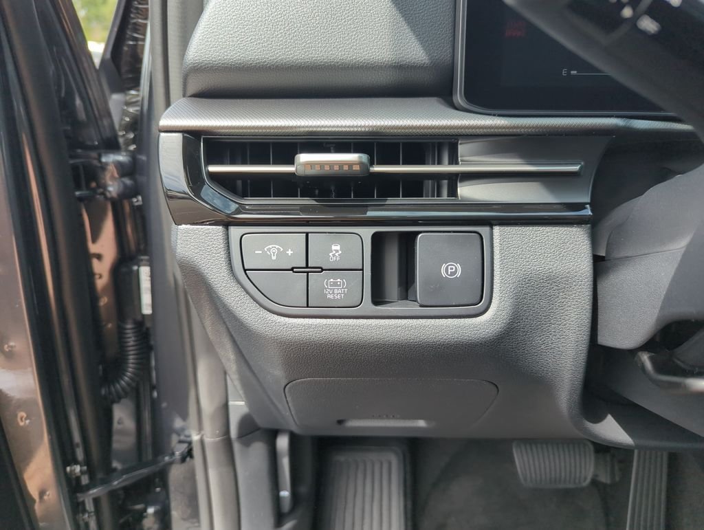 New 2027 Gravity Gray Kia S image 20