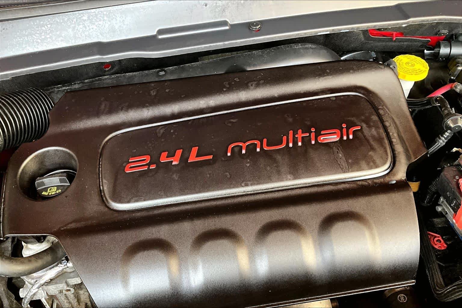 Used 2018 Redline Pearlcoat Jeep Latitude image 33