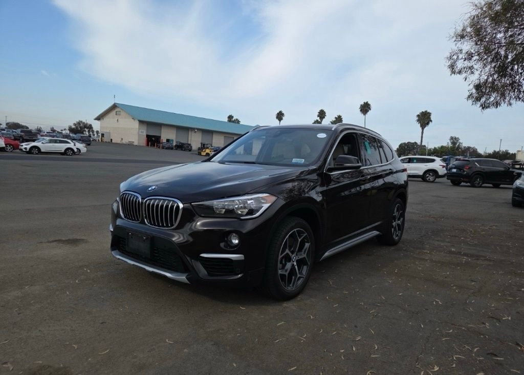 Used 2019 Sparkling Brown Metallic BMW sDrive28i image 2
