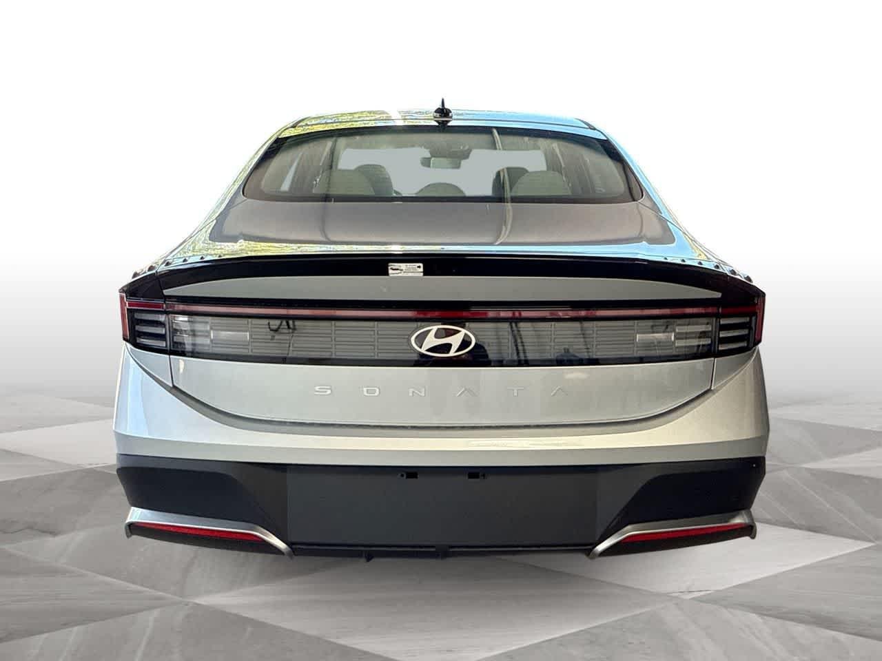 New 2026 Aero Silver Hyundai SE image 36