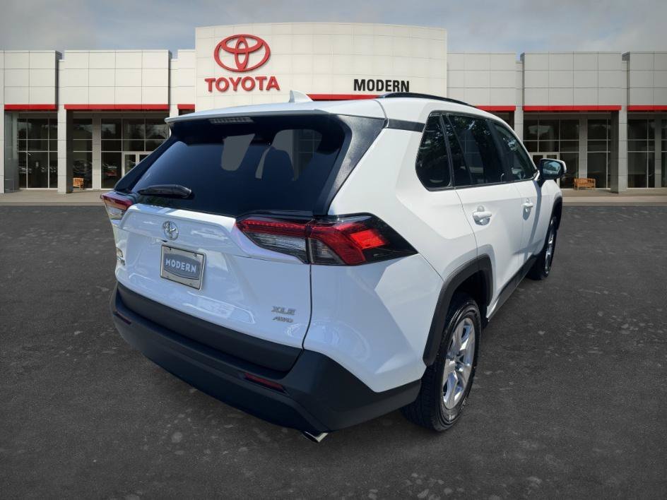 Used 2025 Ice Toyota XLE image 5