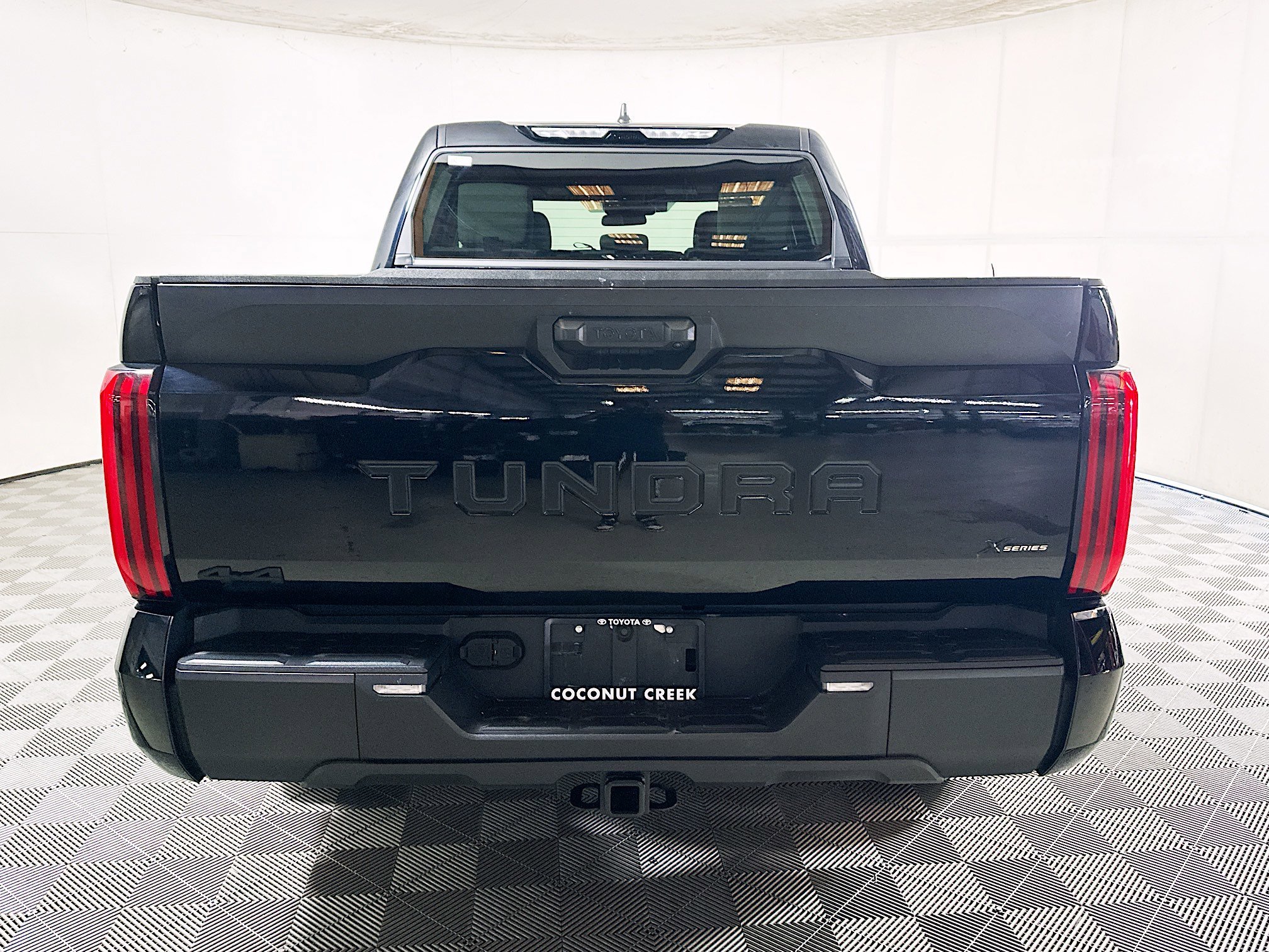 2025 Toyota Tundra thumbnail 6