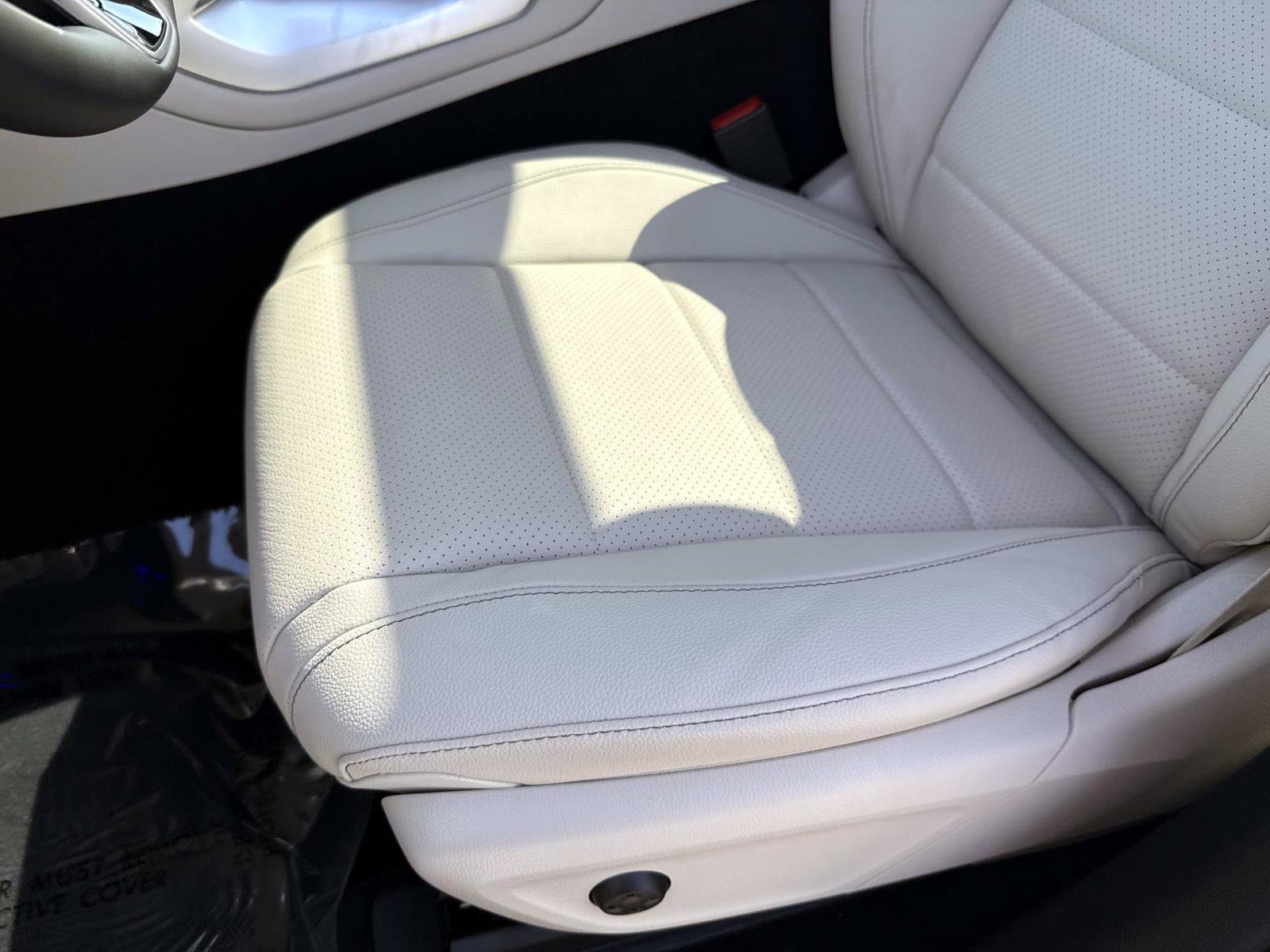 New 2026 Polar White Mercedes-Benz 350 4MATIC® SUV image 21
