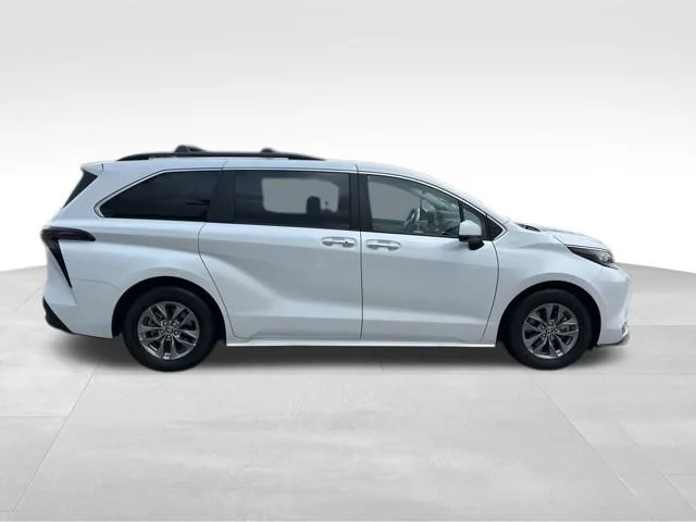 Used 2023 Beige Toyota XLE image 6