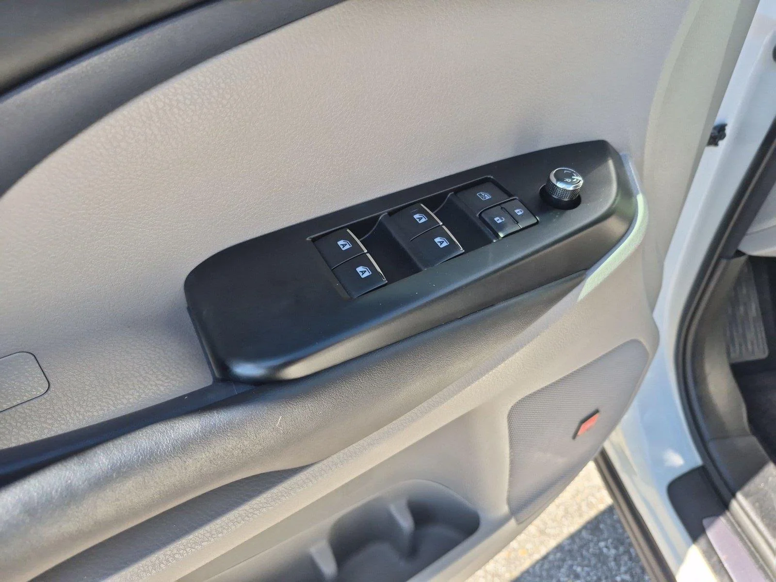Used 2018 Blizzard Pearl Toyota Limited image 15