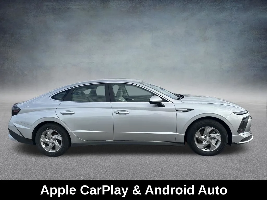 Used 2026 Aero Silver Hyundai SE image 7