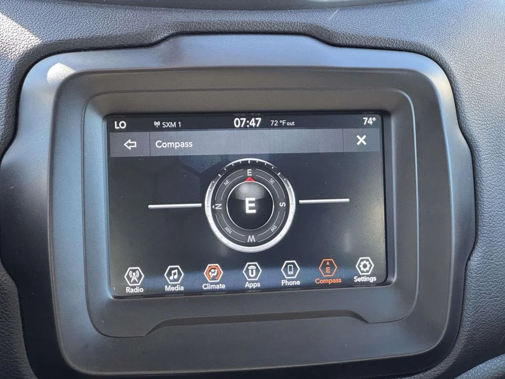 Used 2019 Blue Jeep Latitude image 18