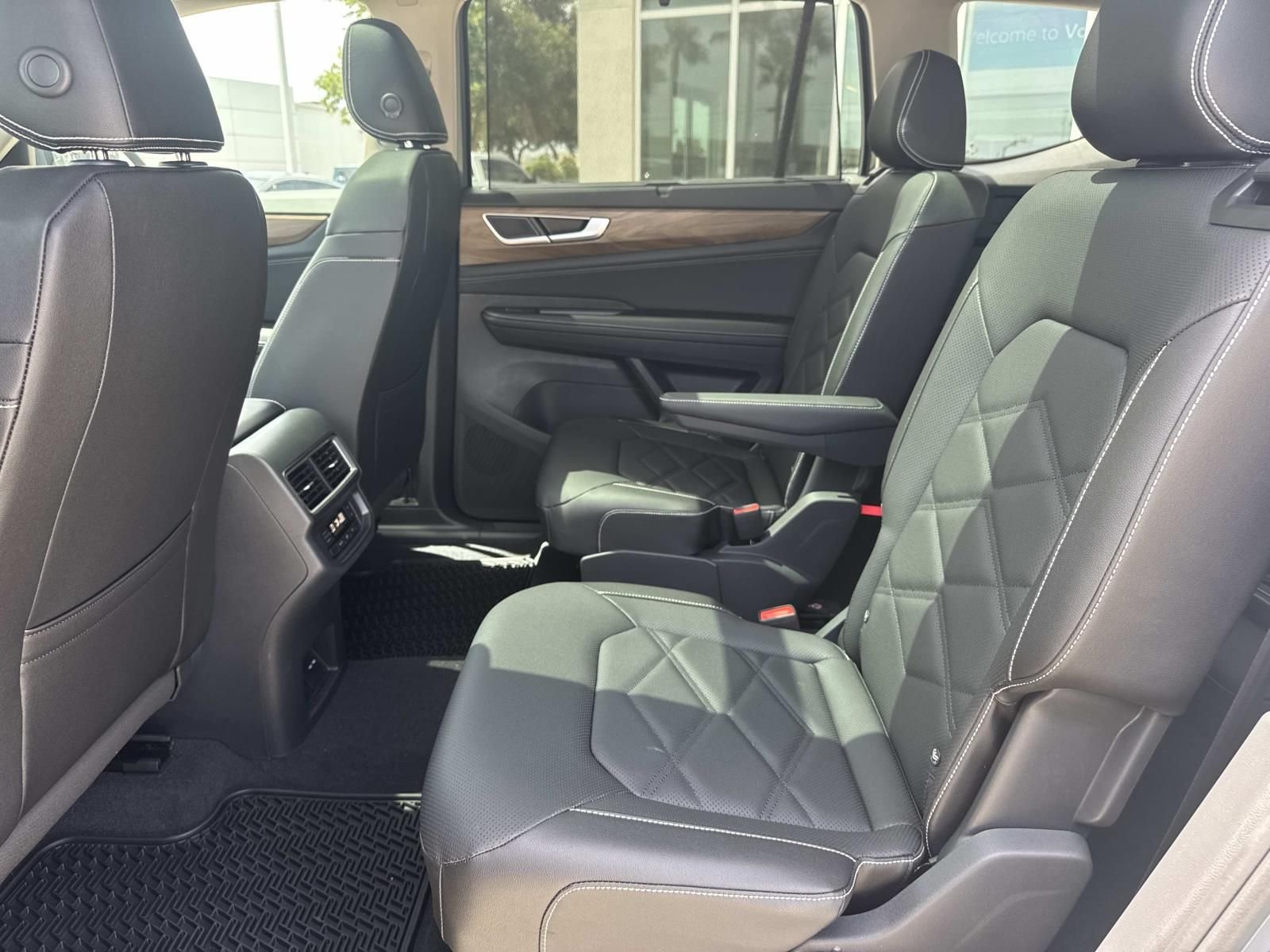 2026 Volkswagen Atlas SE w/Tech - Photo 7