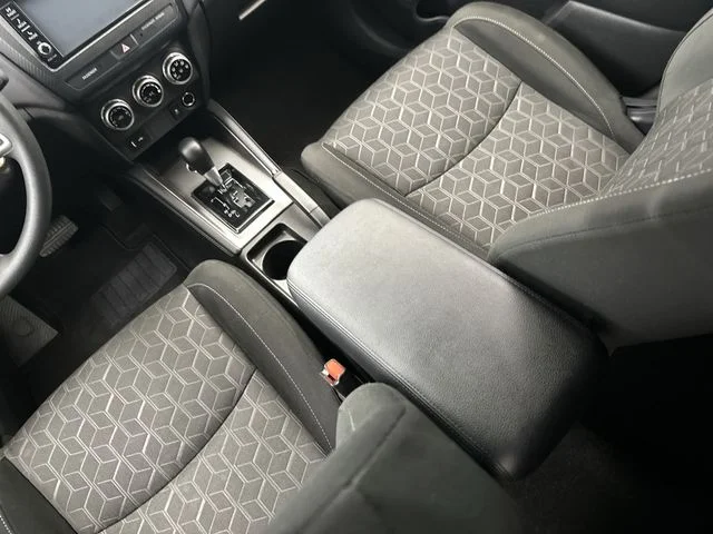 Used 2022  Mitsubishi 2.0 SE image 24