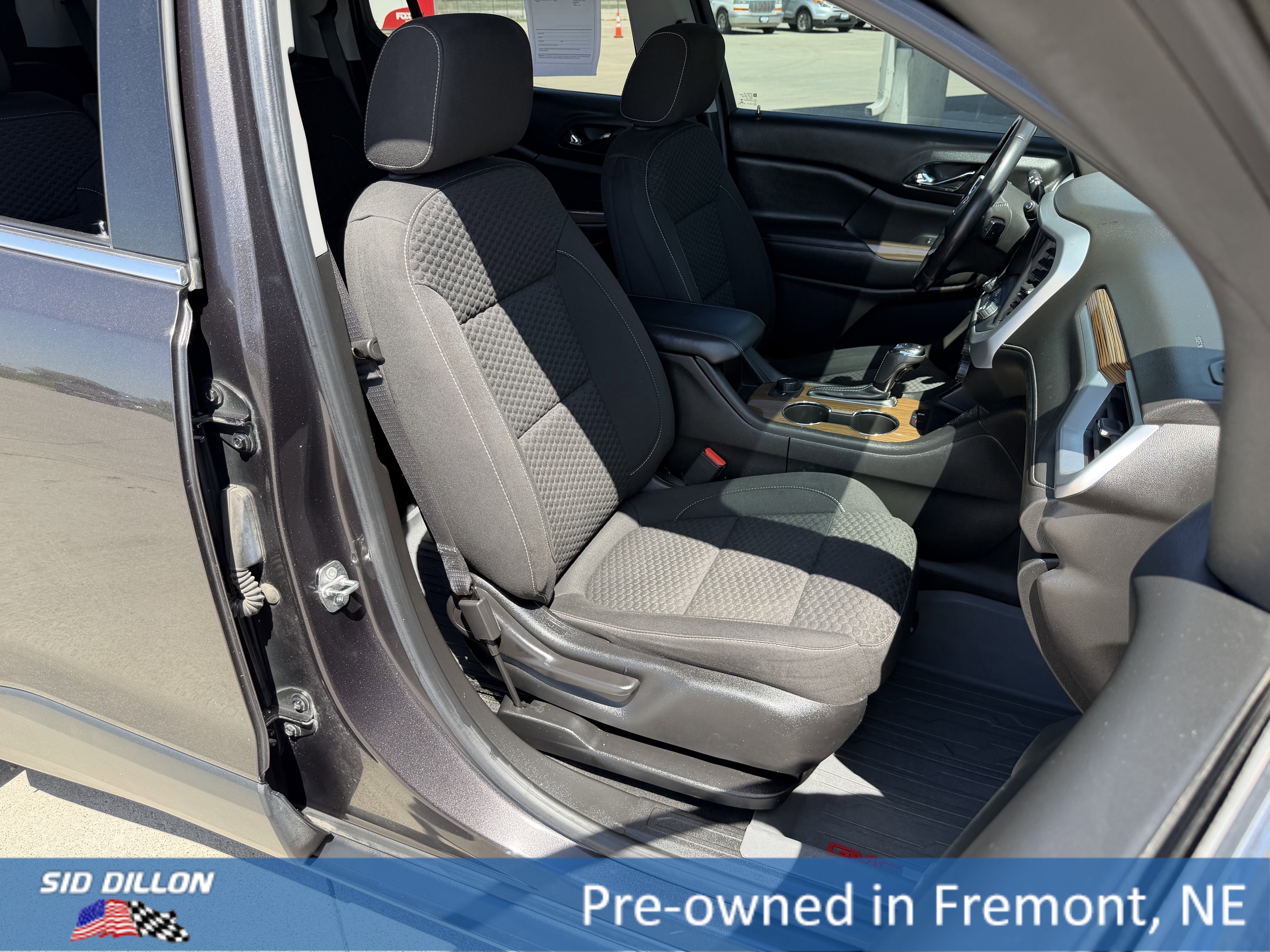 Used 2018 Iridium Metallic GMC SLE image 7