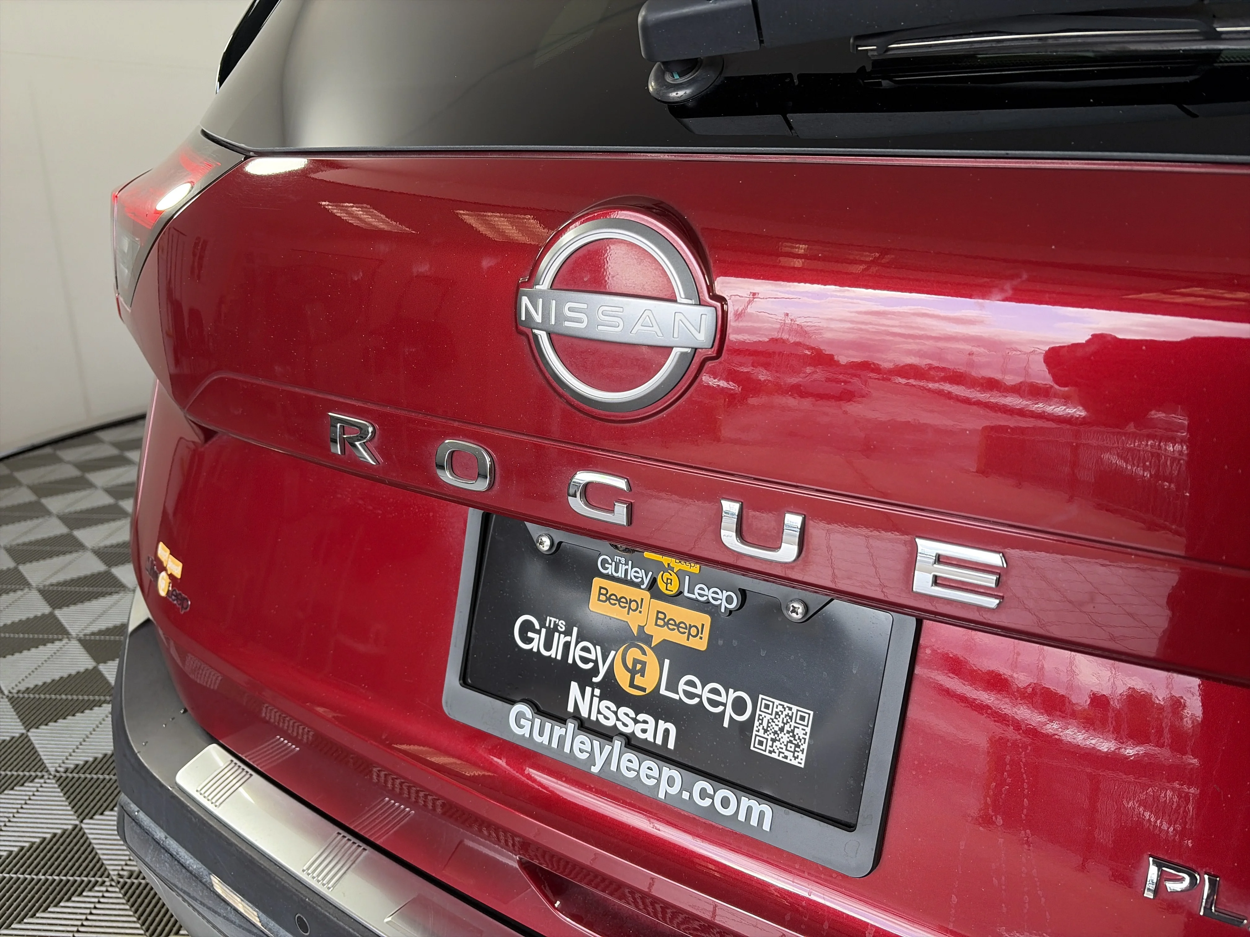 Used 2023 Scarlet Ember Tintcoat Nissan Platinum image 17