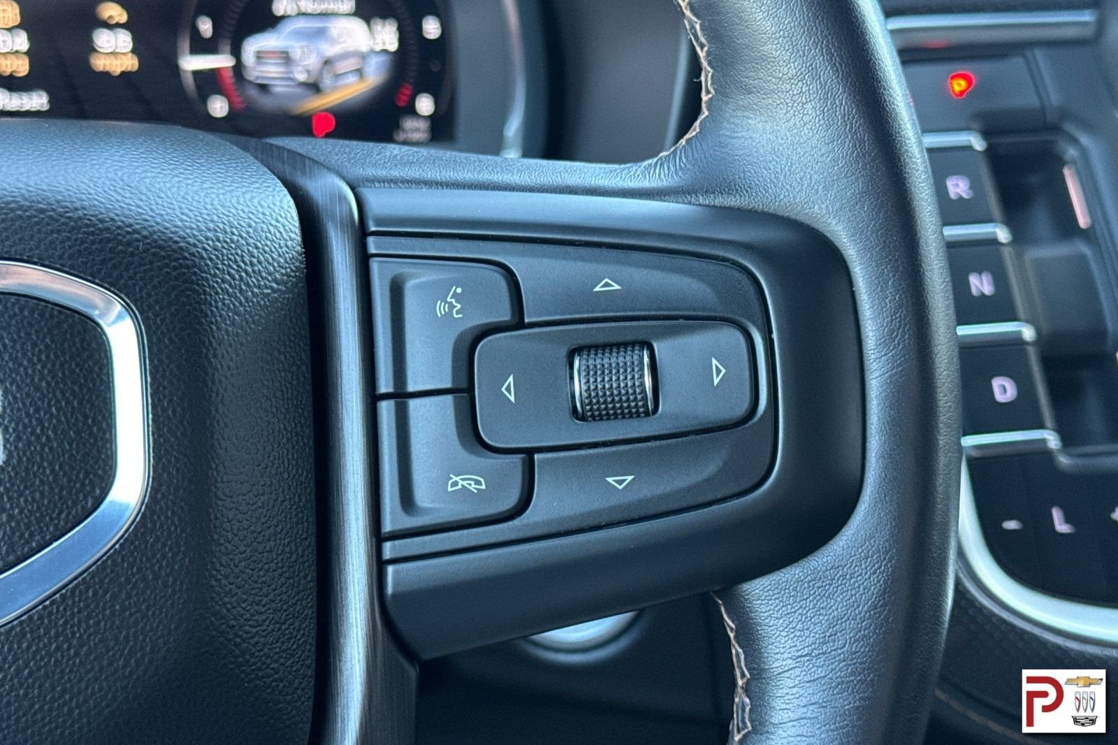Used 2022 White GMC AT4 image 30