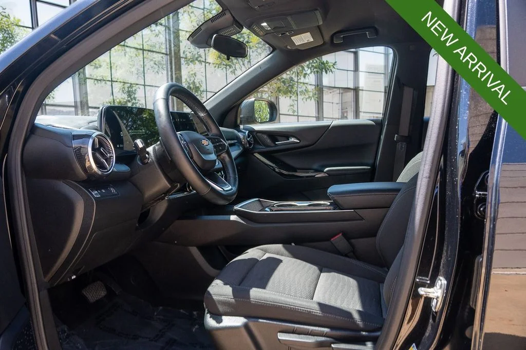 Used 2025 Black Chevrolet LT image 4
