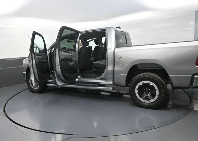 Used 2019 Silver Ram Big Horn/Lone Star image 33