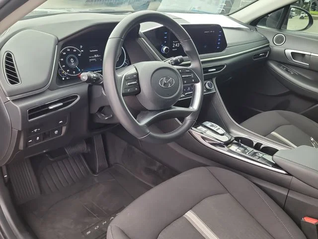 Used 2023 Blue Hyundai SEL image 17
