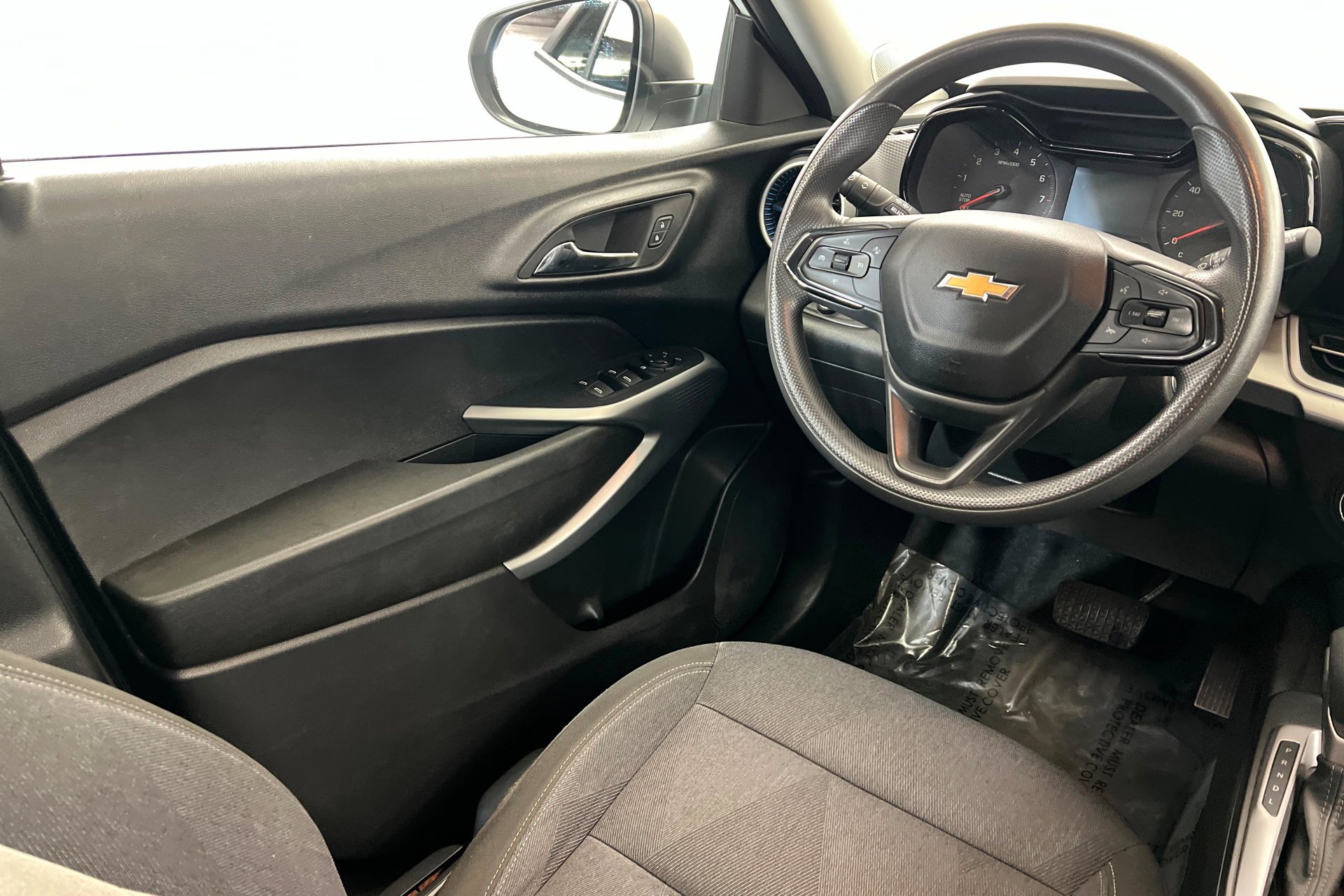 Used 2024 Summit White Chevrolet LS image 12