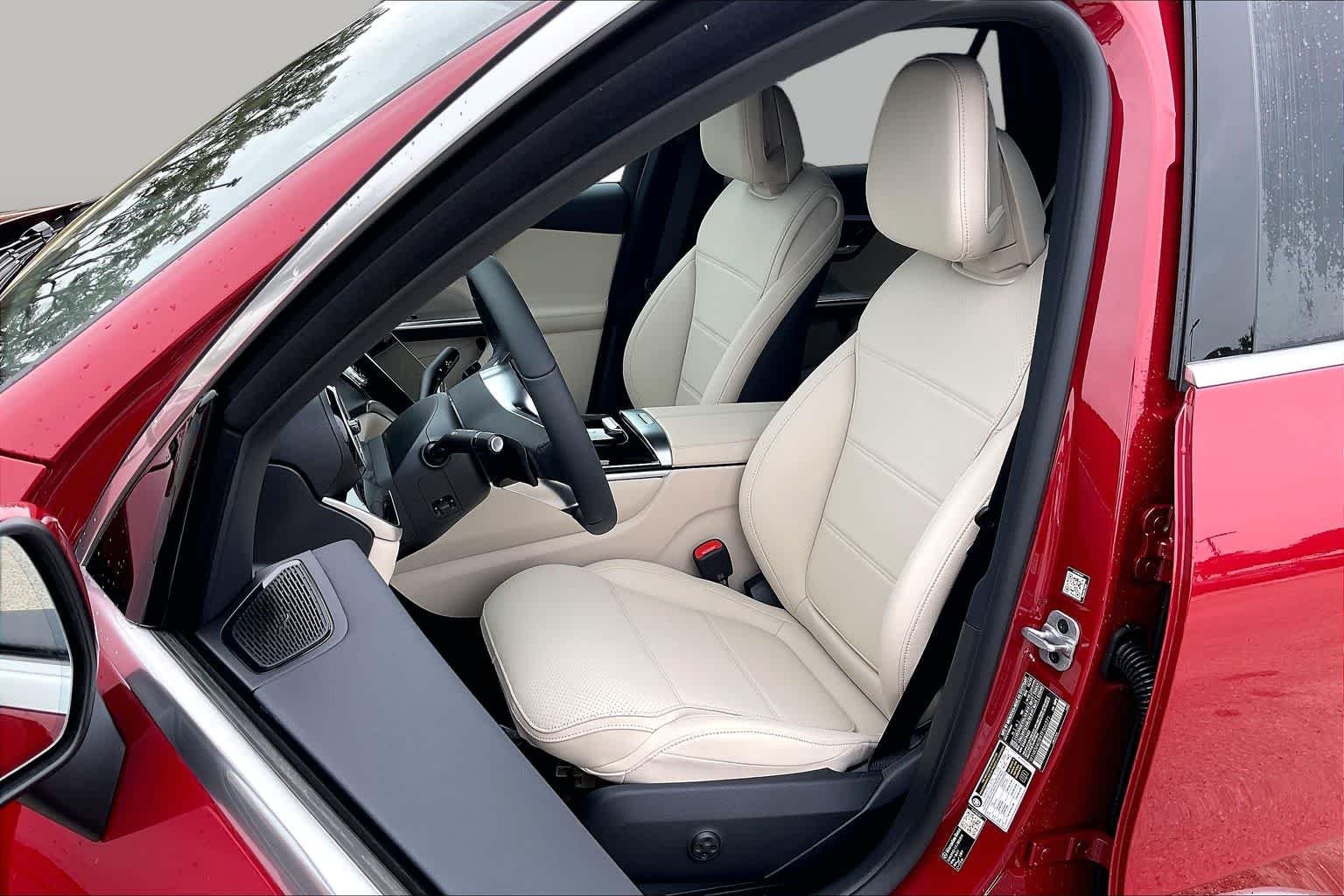 New 2026 MANUFAKTUR Patagonia Red Metallic Mercedes-Benz GLC 300 image 13