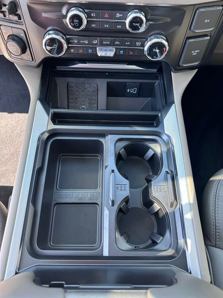 New 2026 Star White Metallic Tri-Coat Ford F-350® Platinum® image 22