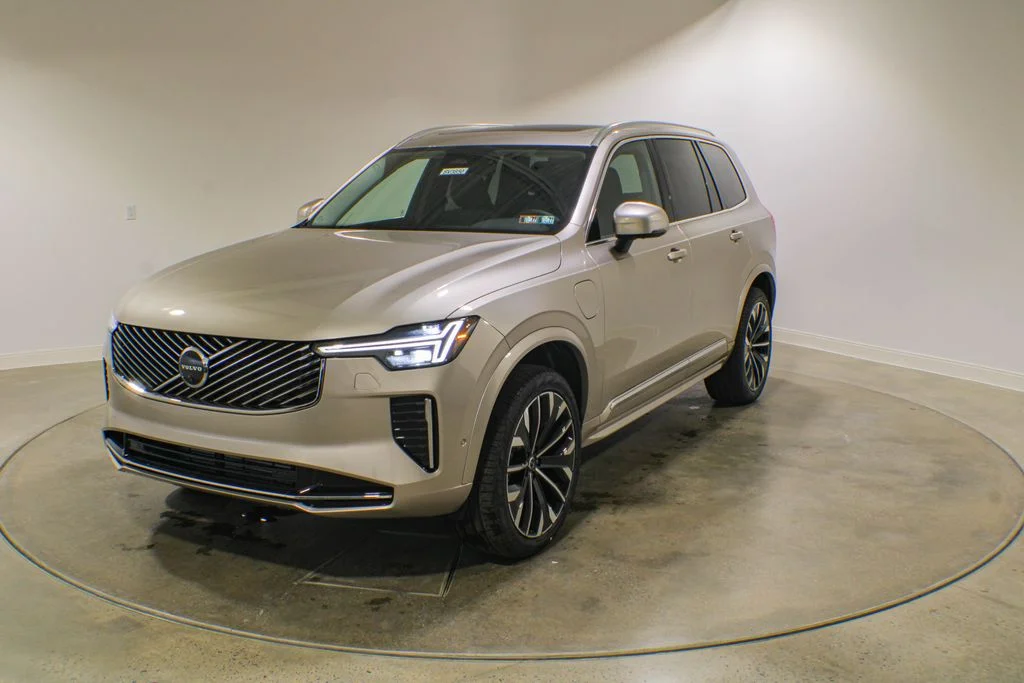 2026 Volvo XC90 T8 Recharge Plus Bright 7-Seat 4WD's photo