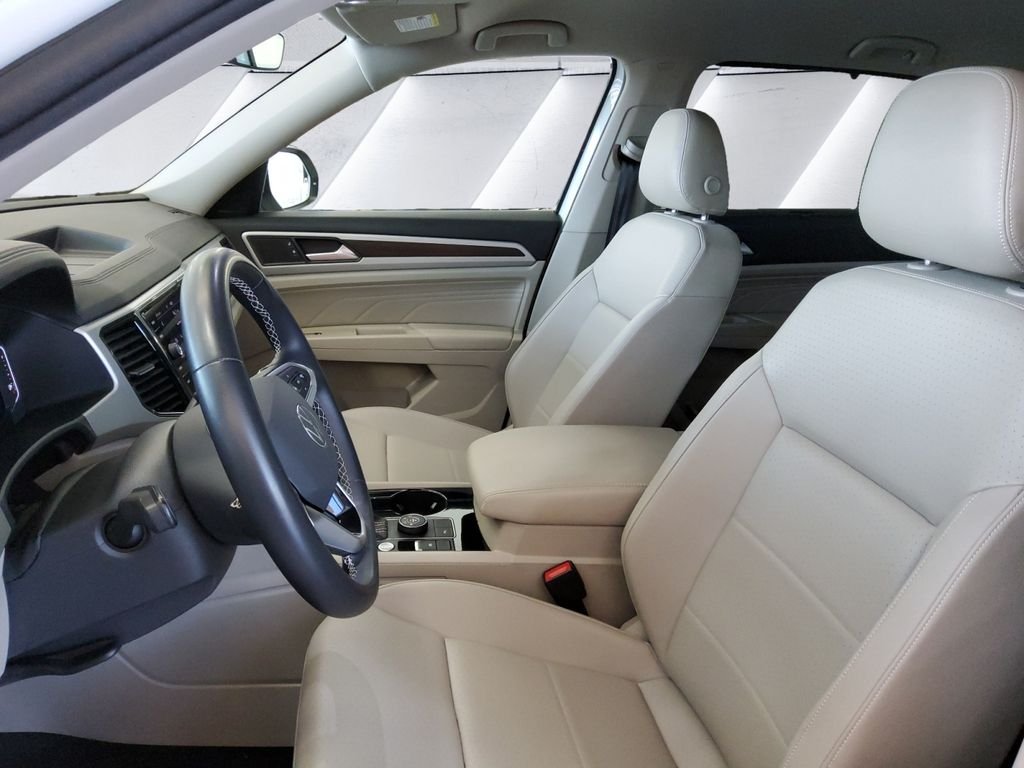 Used 2023 White Volkswagen 3.6L V6 SE w/Technology image 7