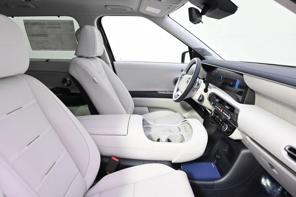New 2026 Abyss Black Hyundai Calligraphy AWD image 16