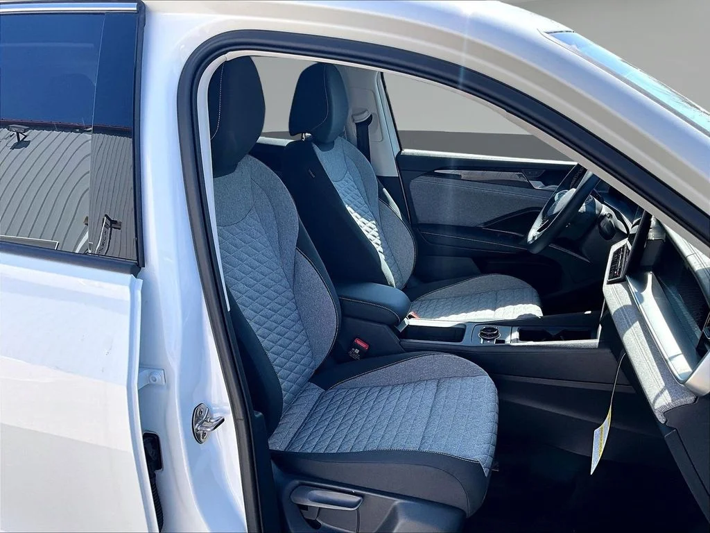 New 2026 White/off-white Volkswagen 2.0T S image 11