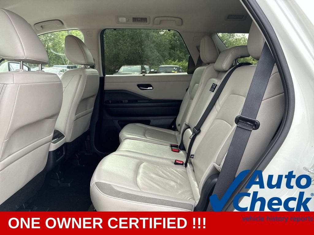 Used 2023 White Nissan SL image 16