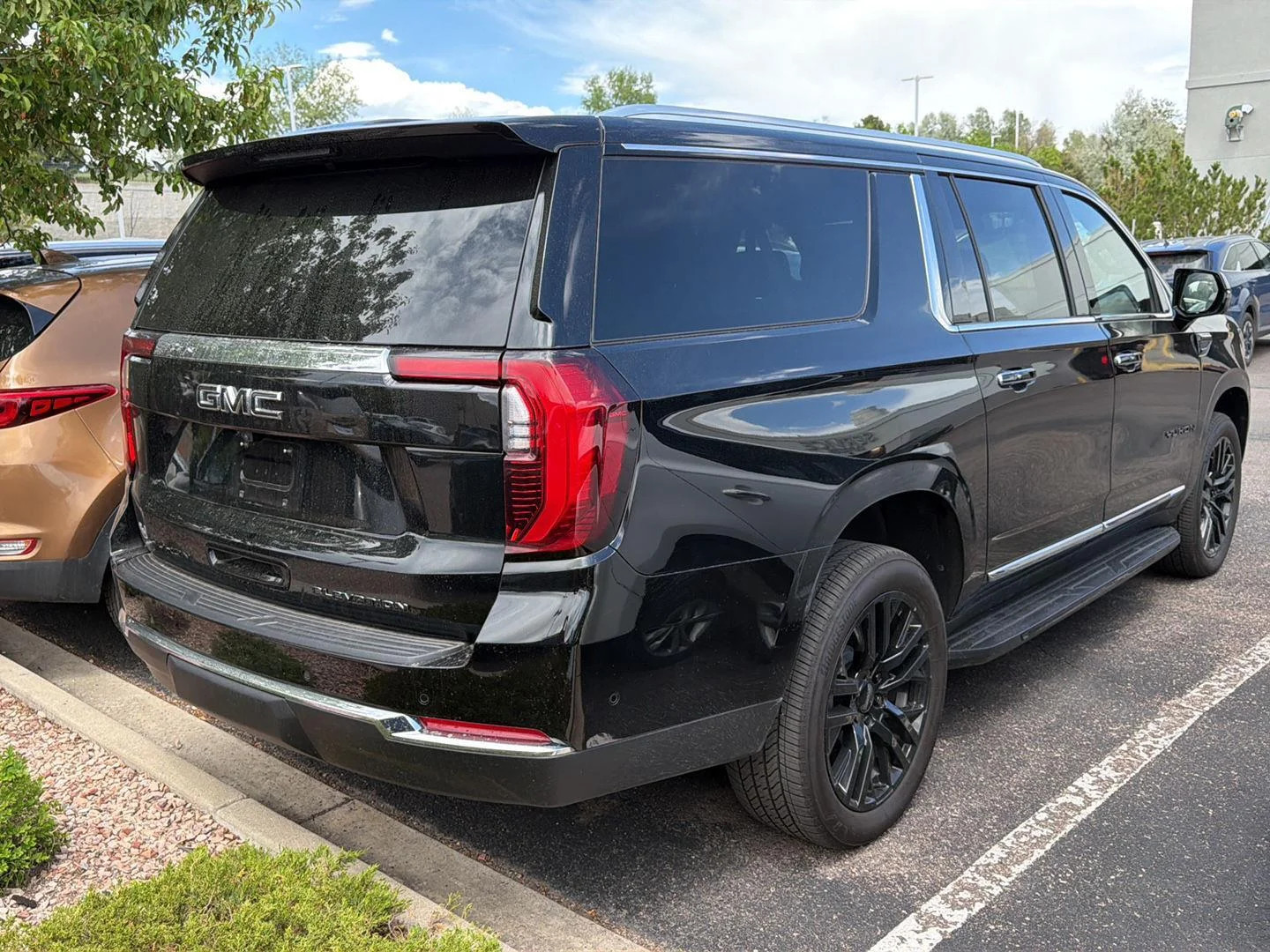 Used 2026 Onyx Black GMC Elevation image 6