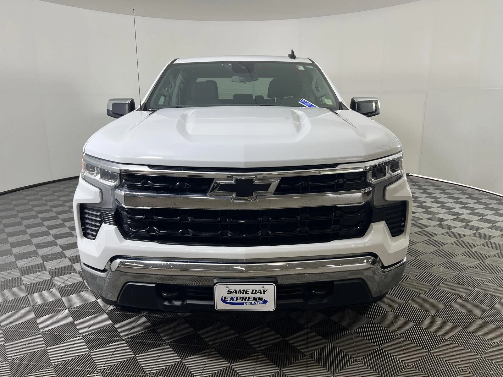 Used 2024 Summit White Chevrolet LT (2FL) image 30