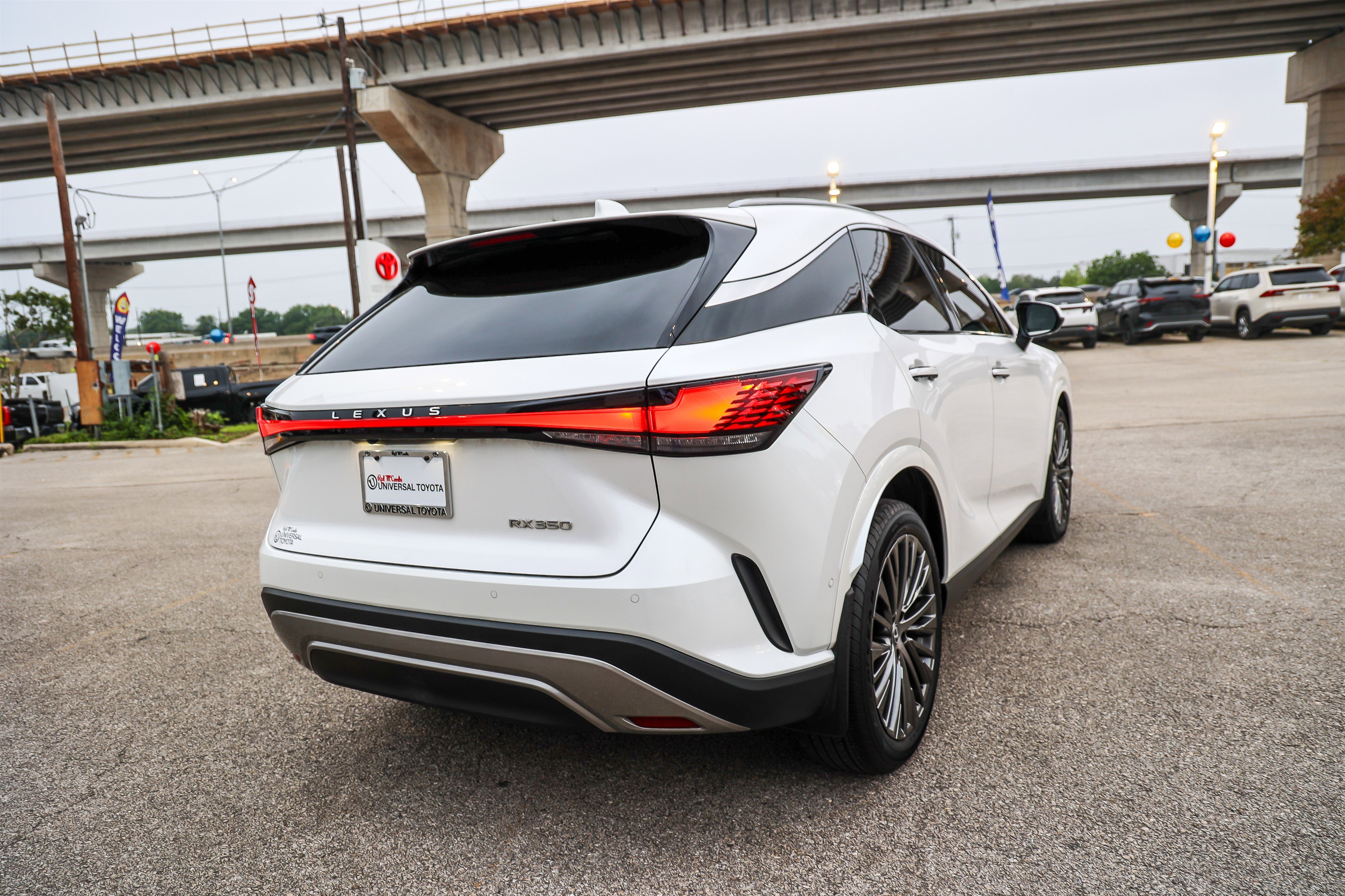 Used 2024 EMINENT WHITE PEA Lexus RX 350 Luxury image 6