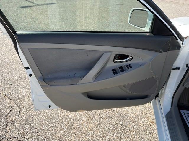 Used 2011 Super White Toyota LE image 11