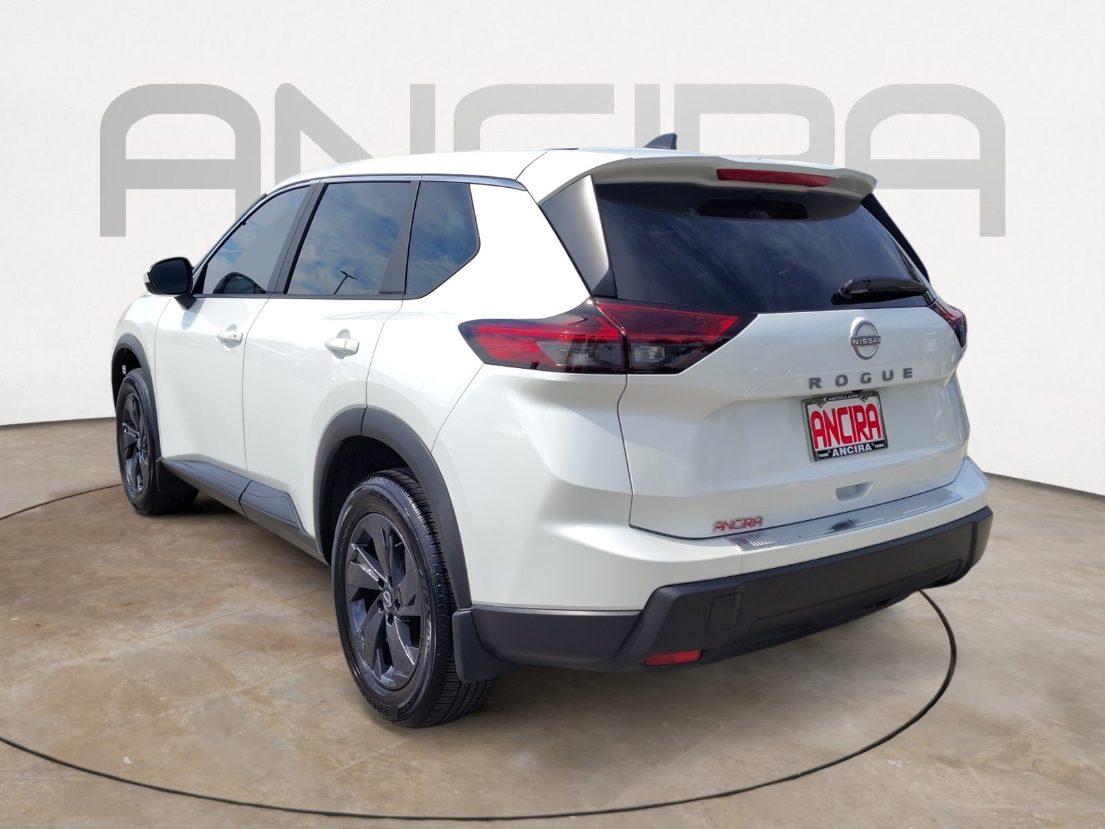 Certified Used 2026 Everest White Pearl Tricoat Nissan SV image 9
