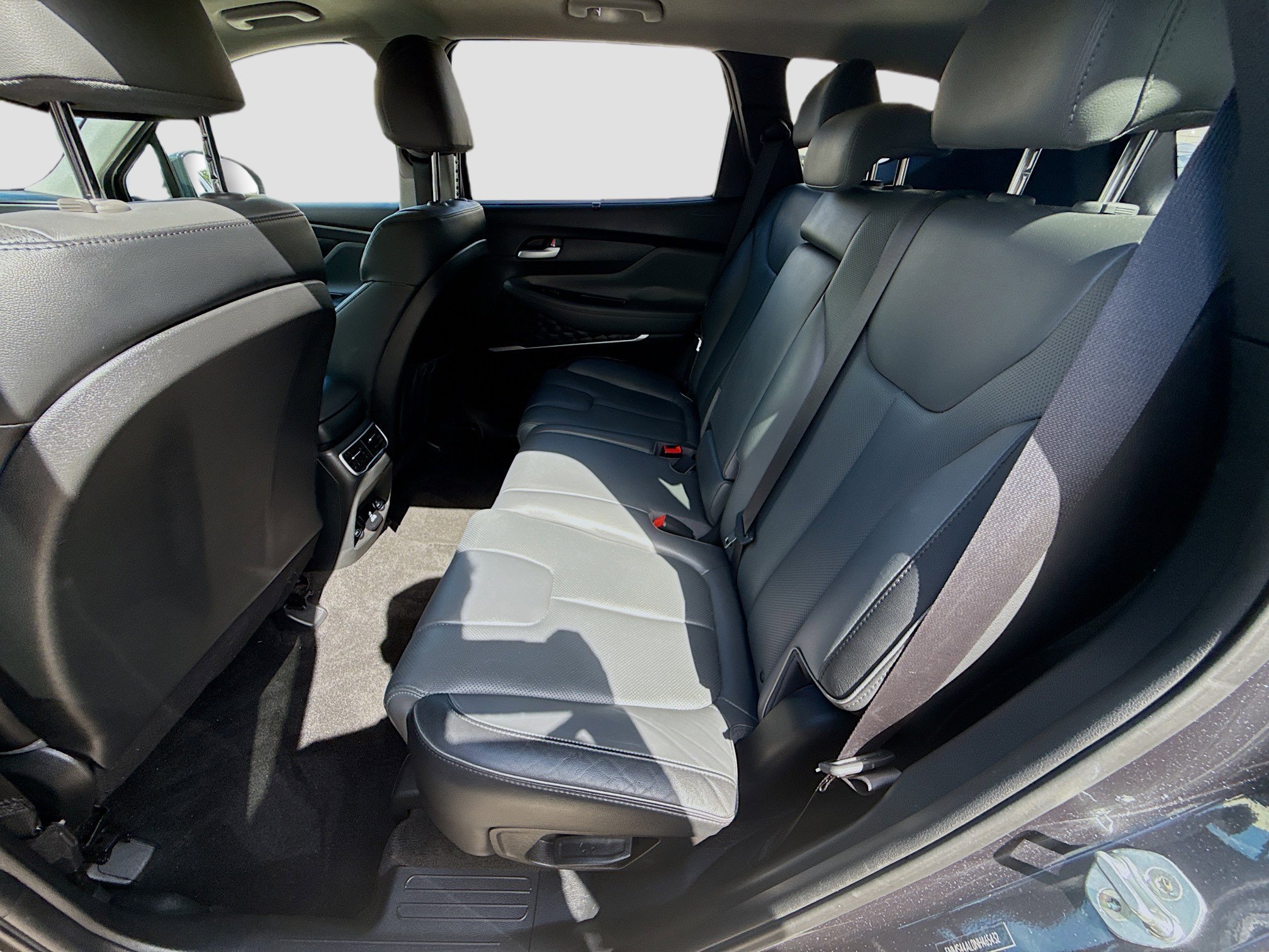 2022 Hyundai Santa Fe Limited - Photo 21