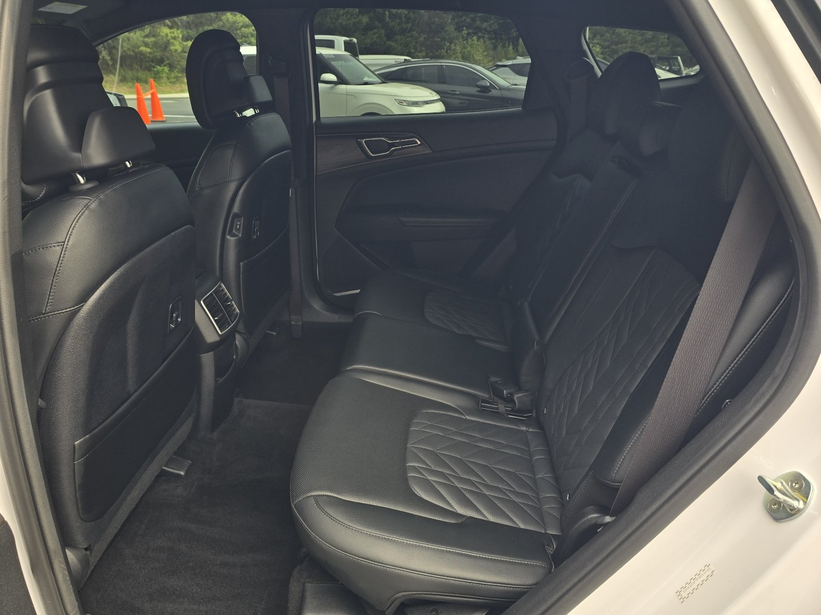 Used 2023 White Kia X-Line image 10