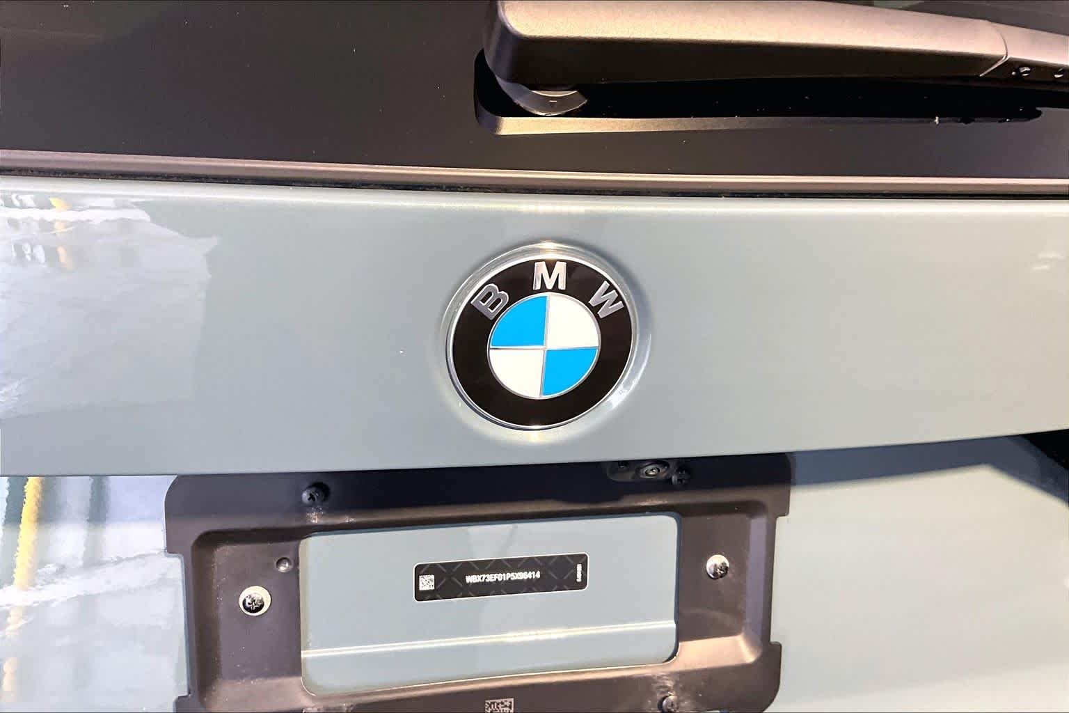 Used 2023 Cape York Green Metallic BMW xDrive28i image 33