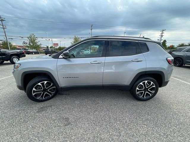 Used 2022 Billet Silver Metallic Jeep Limited image 4