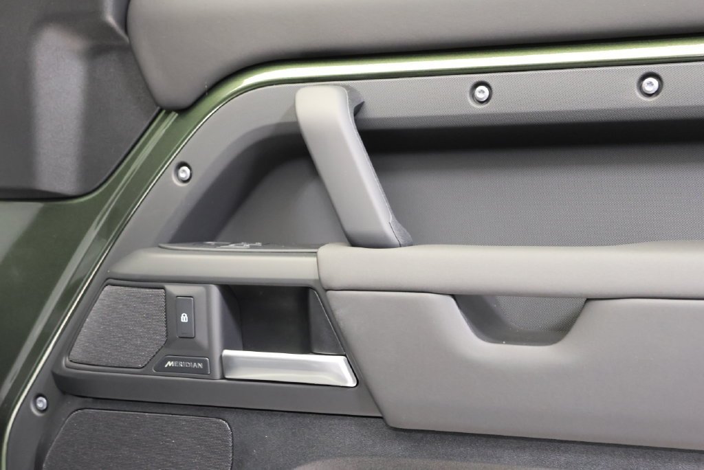 New 2026 Woolstone Green LAND ROVER S image 38