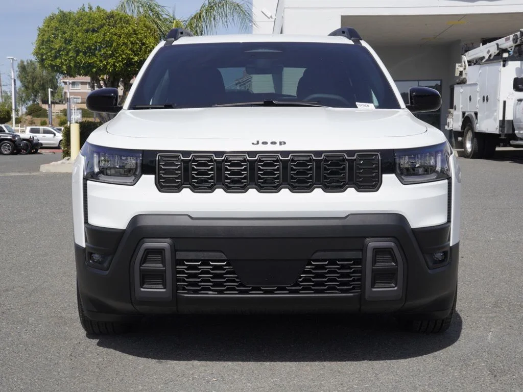 New 2026 Bright White Clear-Coat Exterior Paint Jeep Laredo image 8
