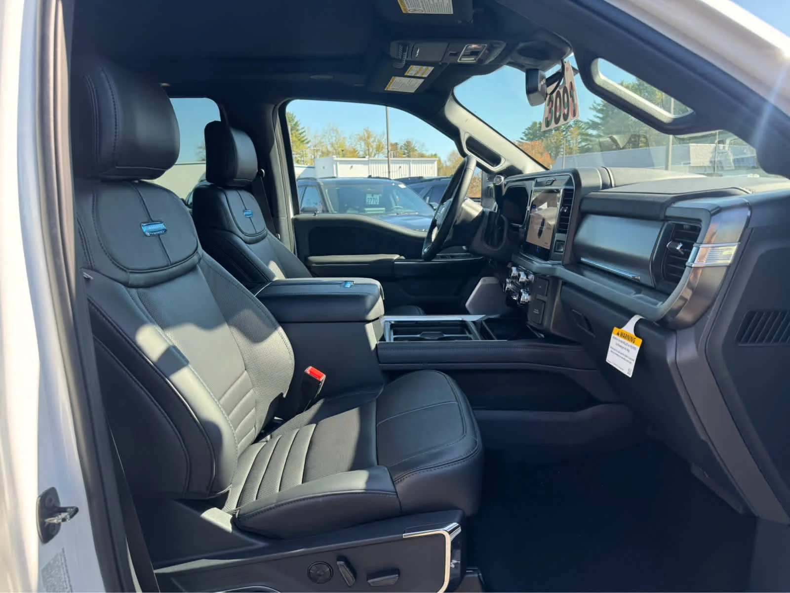 New 2026 Star White Metallic Tri-Coat Ford Platinum image 13